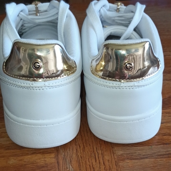 GBG Los Angeles Quilted White Sneakers with Gold Accents - Picture 4 of 6